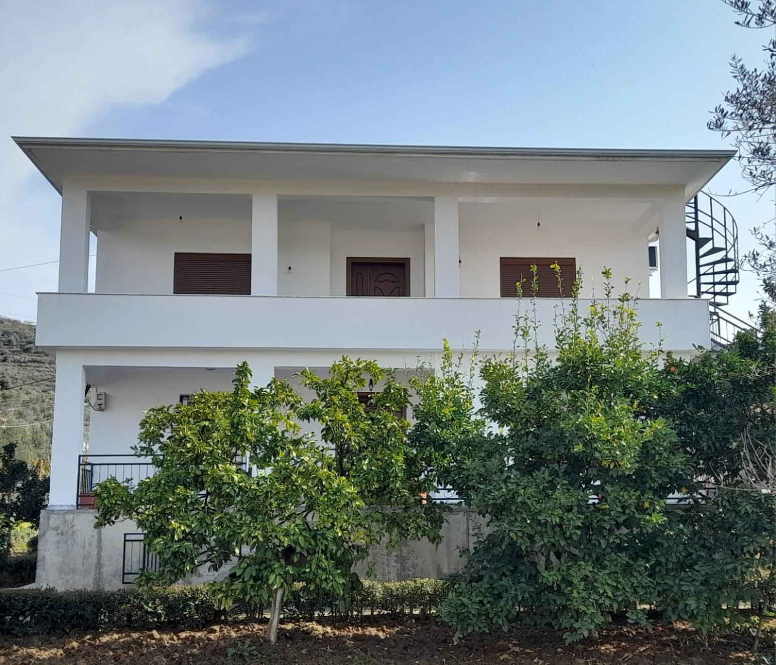 Villa Besart Berat Eksteriør billede